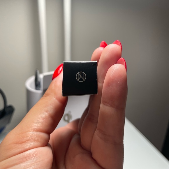 INKLINER LIQUID EYELINER
SILKY-MATTE WATERPROOF LINER - Picture 2 of 9